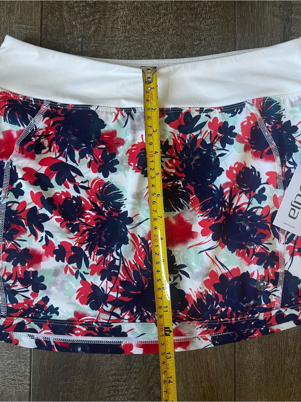 Lija Women’a Floral Pattern Golf Skirt Size Medium - Picture 9 of 9
